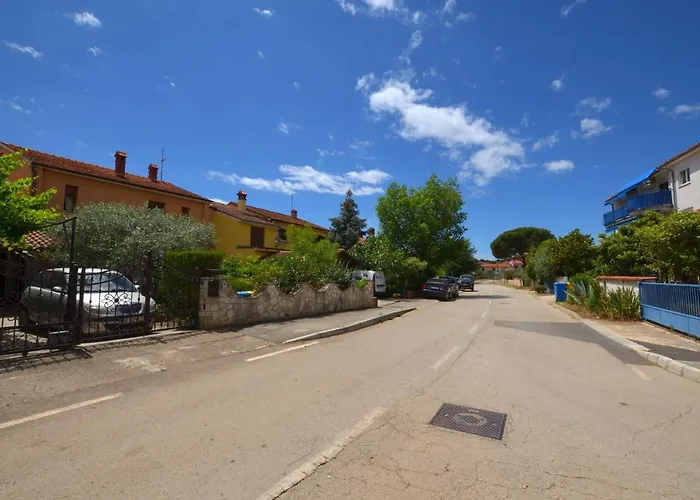 Kivi Apartman Valbandon